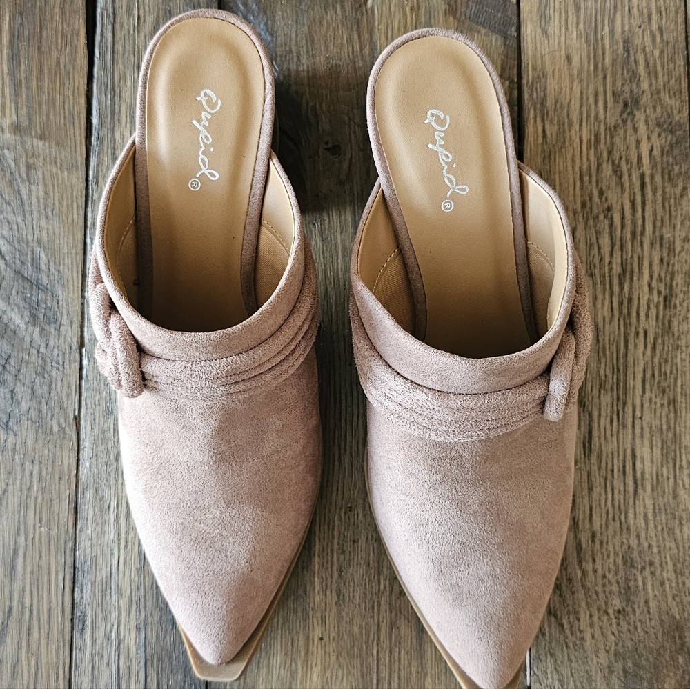 Qupid Women's Tan Mules with Knot Detail